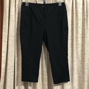 Torrid TRU Capri Side Pocket Active Legging - 2X